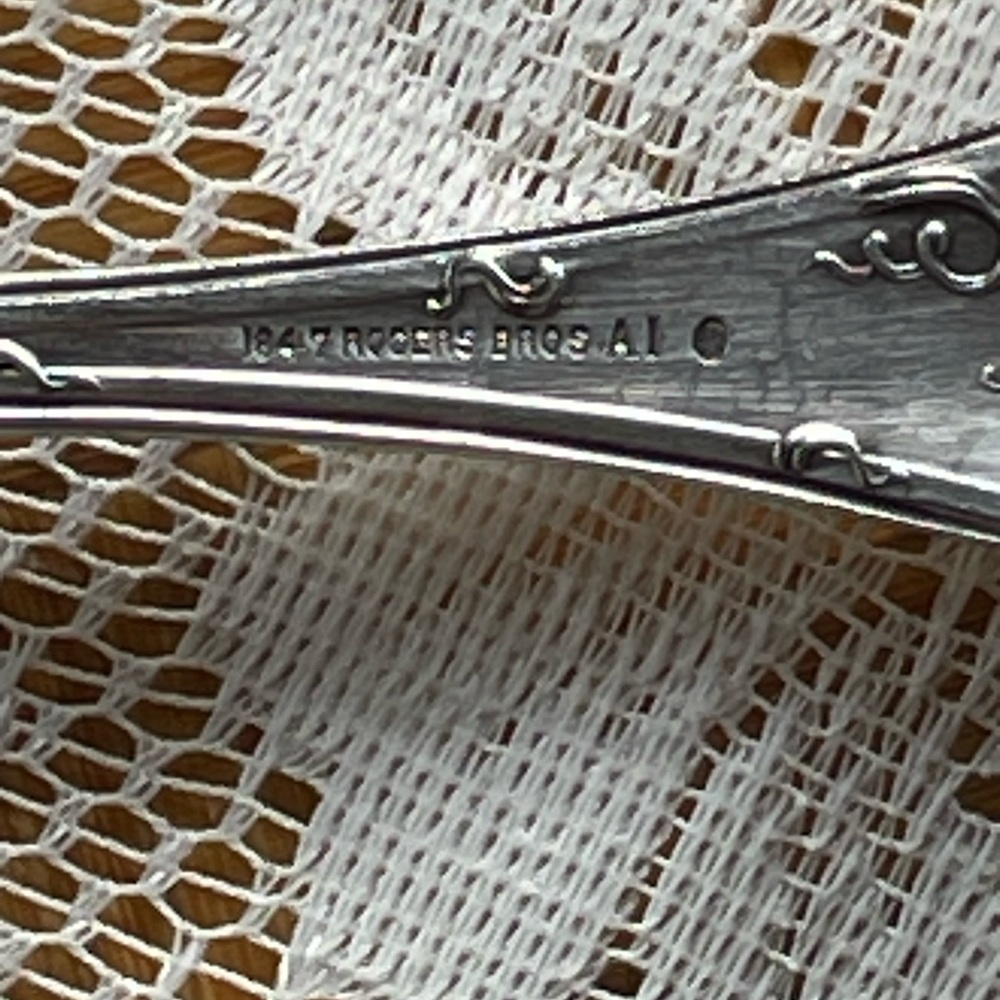 Rogers Brothers vintage silver plated serving spoon & butter knife - Picture 9 of 11